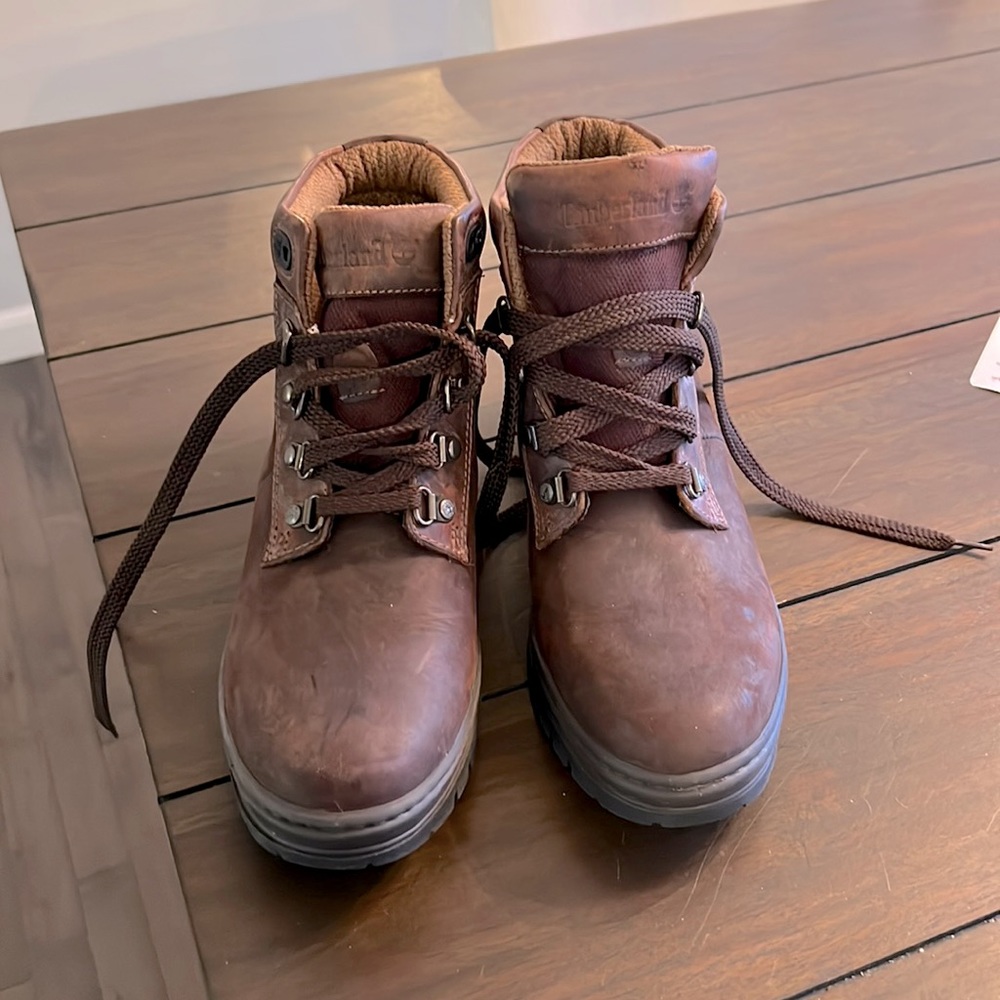 Ladies Timberland hiking boots -genuine leather worn ONCE